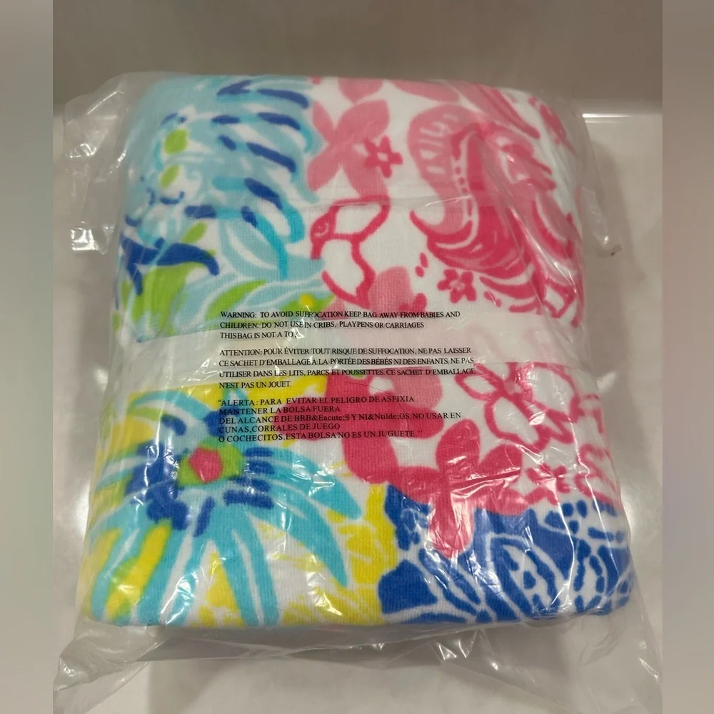 NIP Pottery Barn Lilly Pulitzer Cheek to Cheek Family Towel